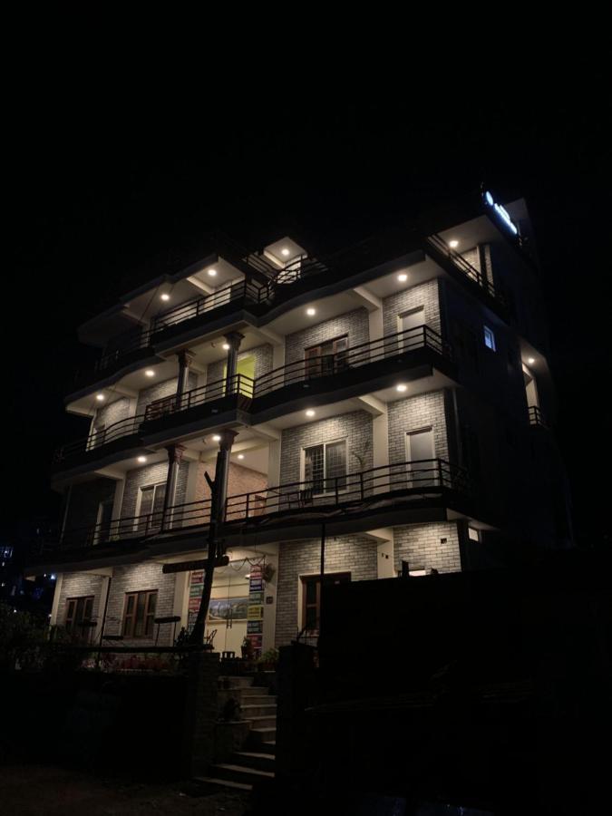 Hotel October Inn Pókhara Exteriér fotografie